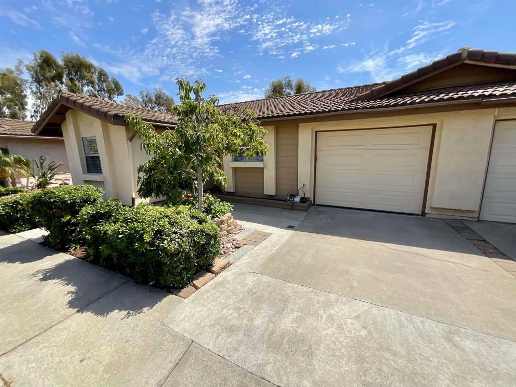1247 Sundown GLN, Escondido CA 92026