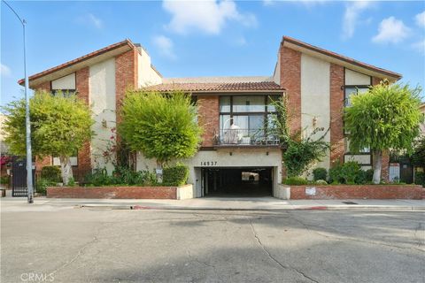 Photo of 14937 Sherman Way #7, Van Nuys, CA 91405 (MLS # CV25184053) Photo of 14937 Sherman Way #7, Van Nuys, CA 91405 (MLS # CV25184053)