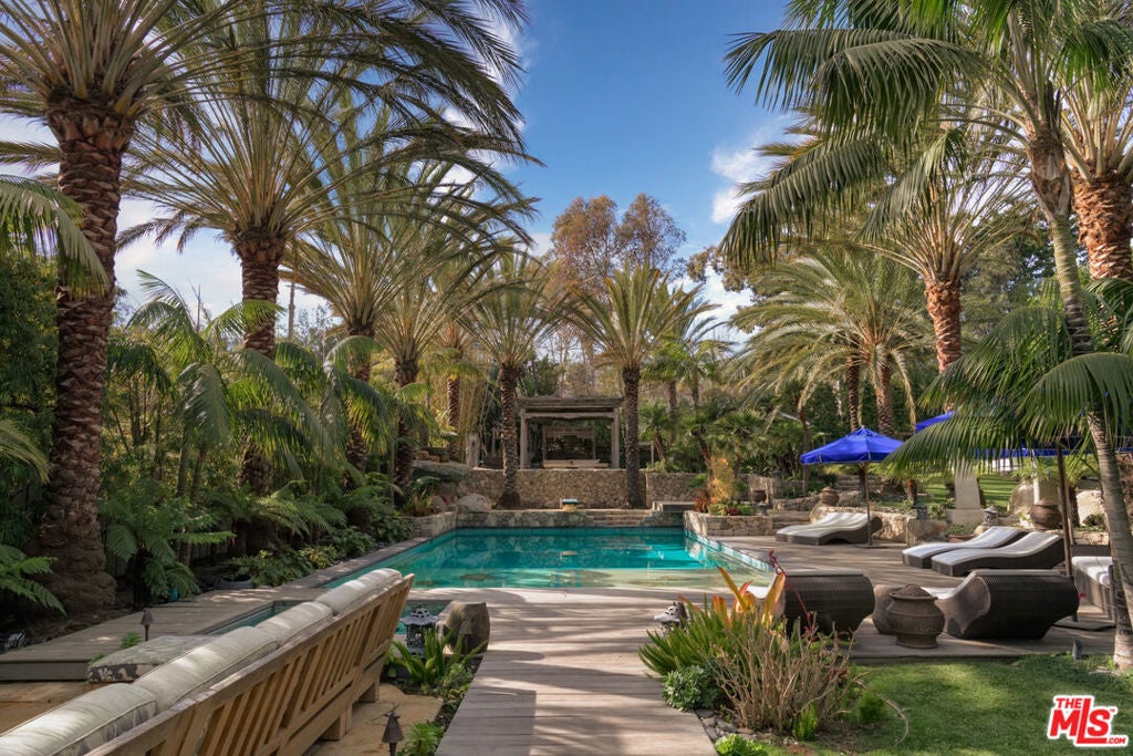 7059 Fernhill Drive