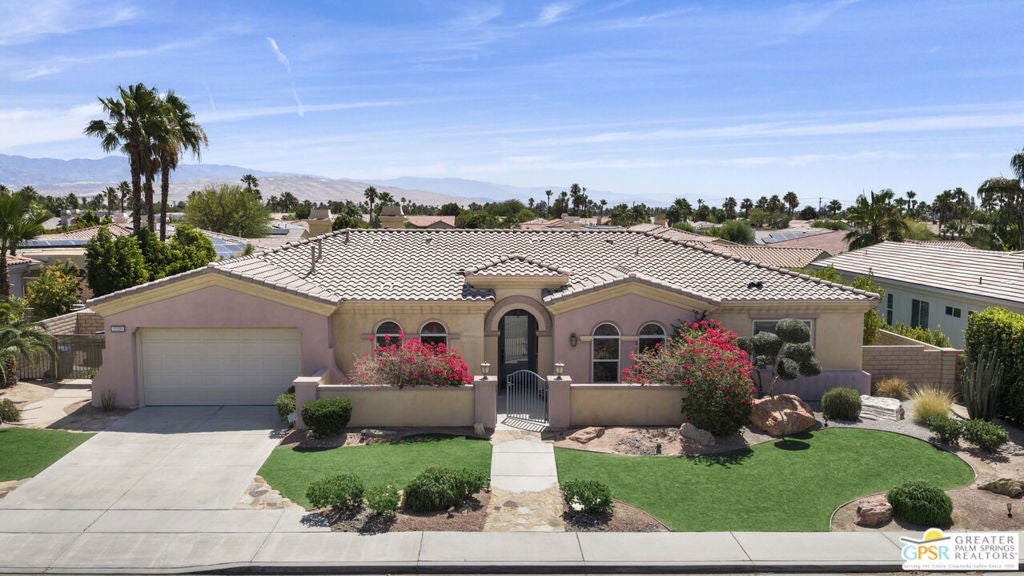 2220 N Hermosa Drive
