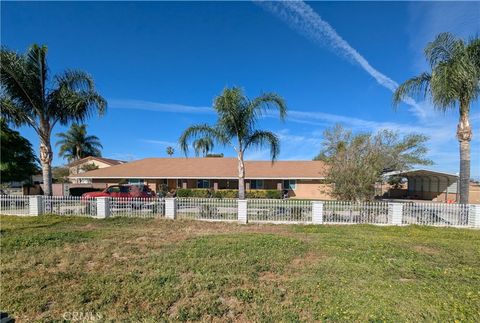 Photo of 773 N Soboba St, Hemet, CA 92544 (MLS # SW26066080)