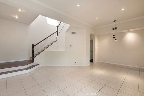 23 Willowcrest Pomona CA 91766