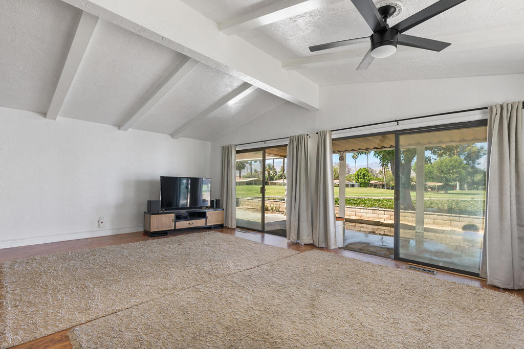 Suncrest Country Clb - Manufactured In Park