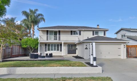 Photo of 5675 Comanche Drive, San Jose, CA 95123 (MLS # ML82042299)