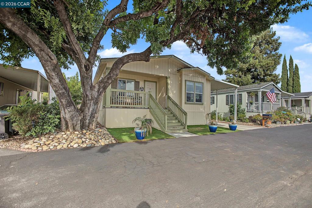 156 Tiki Ln