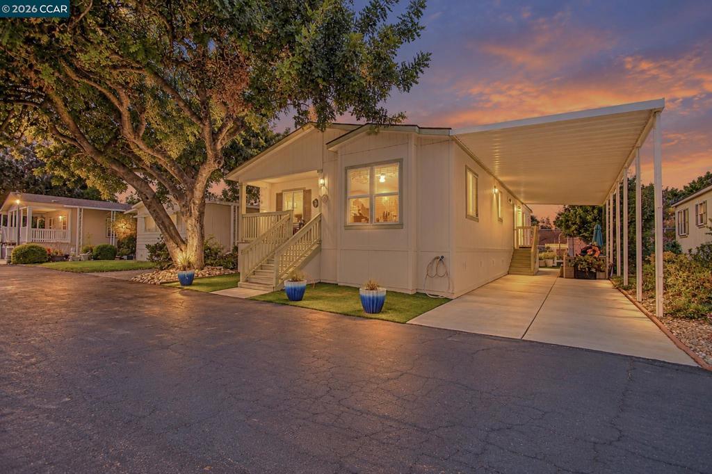156 Tiki Ln