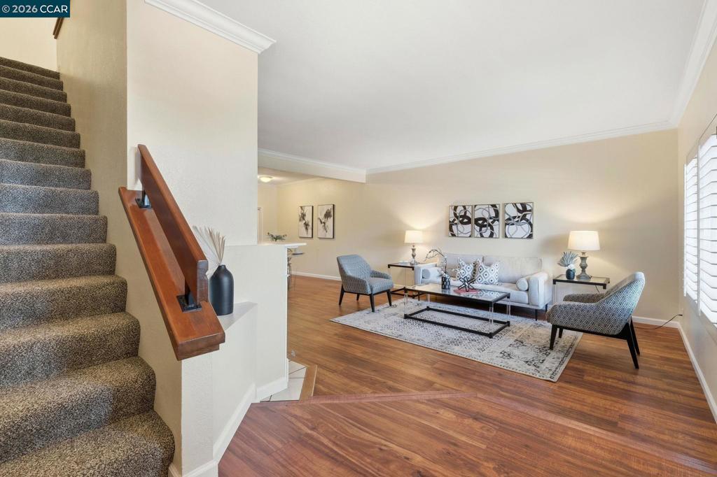 1707 Geary Rd