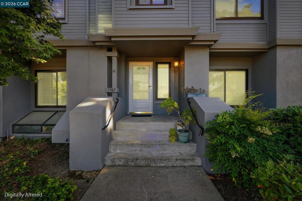 1707 Geary Rd