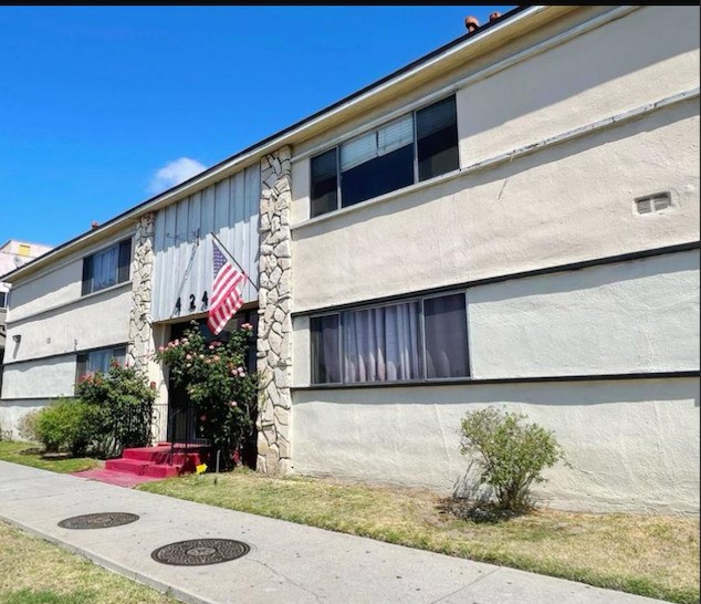 Situated minutes from the USC campus and downtown LA. This 18 unit apartment asset has tremendous potential to increase rents and profitability.
The property is well maintained in an area with high rental demand.  Most units have been upgraded.  There is ample parking and extensive upgrades to the infrastructure. Inspection subject to an accepted offer.  Email listing agents for full financials.  No seller financing.  do not disturb tenants.  Six tenants are section 8.
.