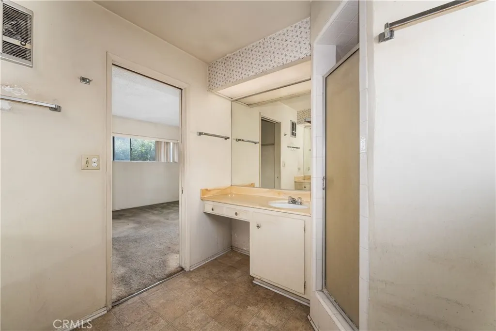 Long Beach, California 90808, United States, 3 Bedrooms Bedrooms, ,2 BathroomsBathrooms,Residential,Active,244369