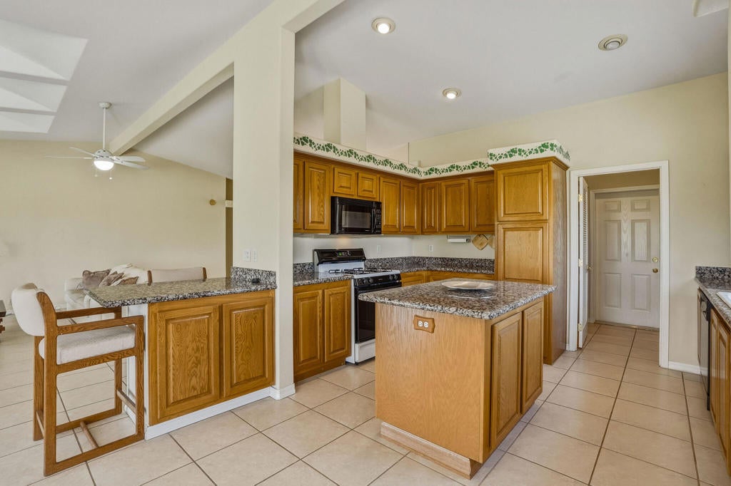 73569 Oak Flats Drive