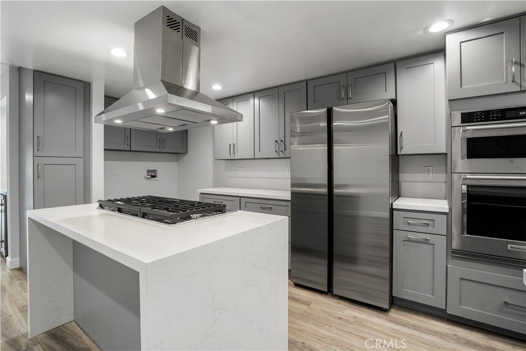 227 E Burbank Blvd