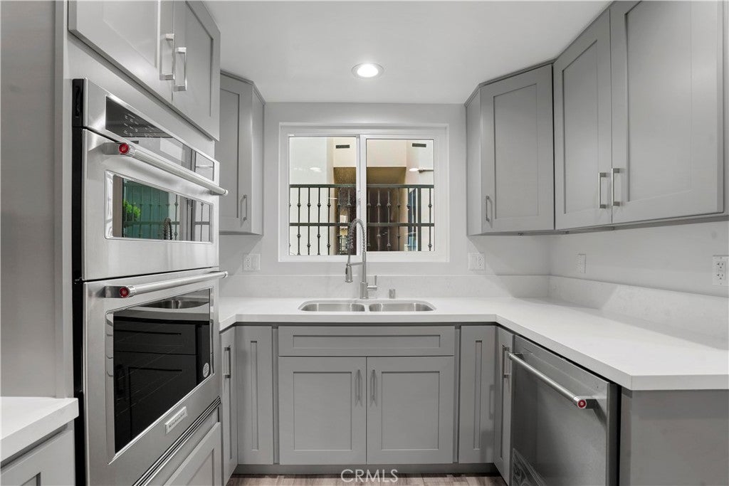 227 E Burbank C