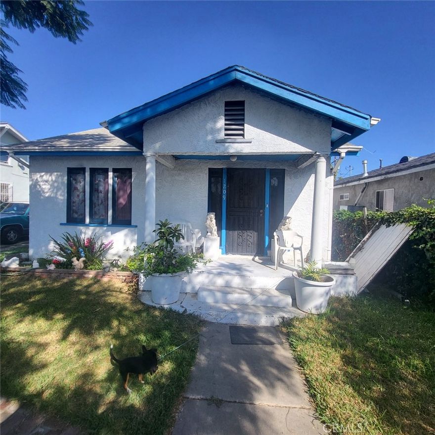 Nice investment property, need TLC, great for investors