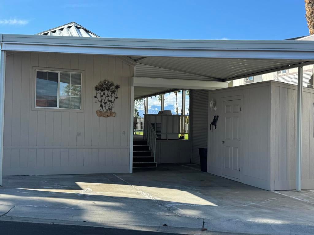 84136 Avenue 44 274