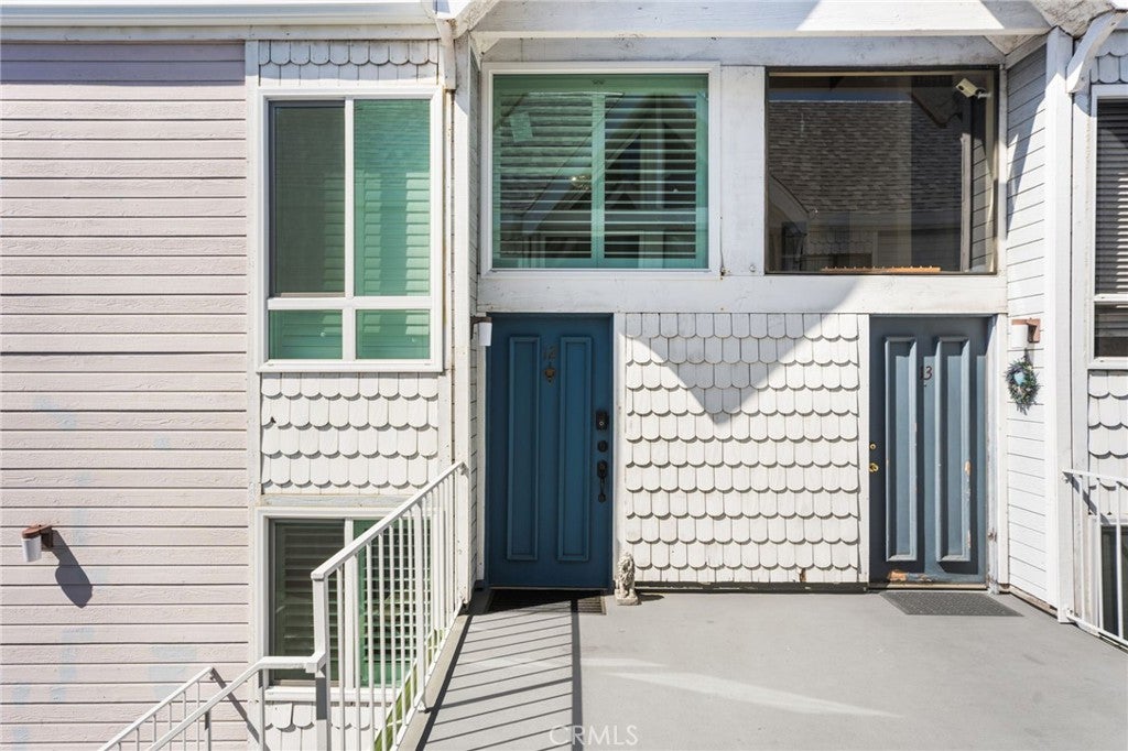 1121 E Wilson