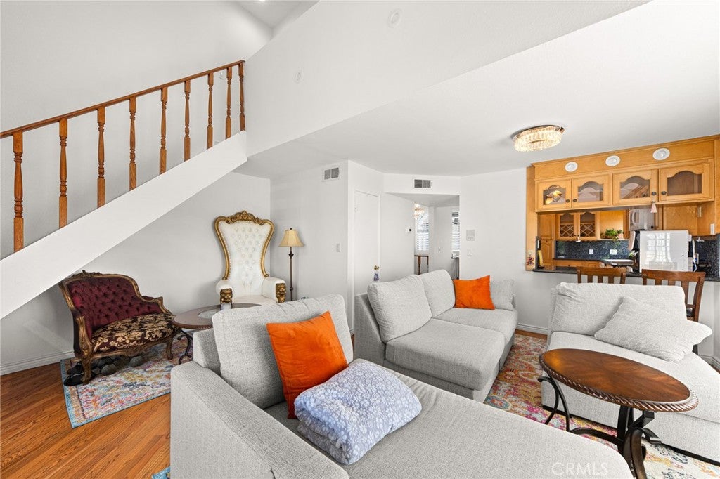 1121 E Wilson