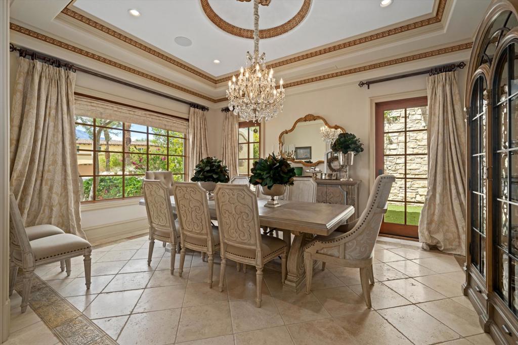 28 Grande View Court