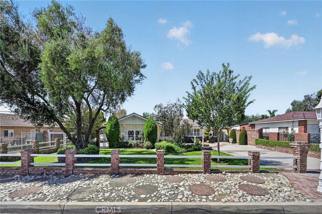 10248 Redwood Avenue