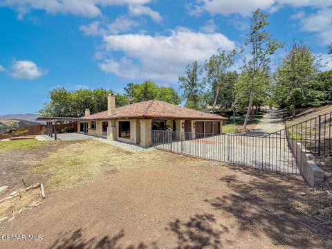 Tiny photo for 1810 Calle Salto, Thousand Oaks, CA 91360 (MLS # 226002647)