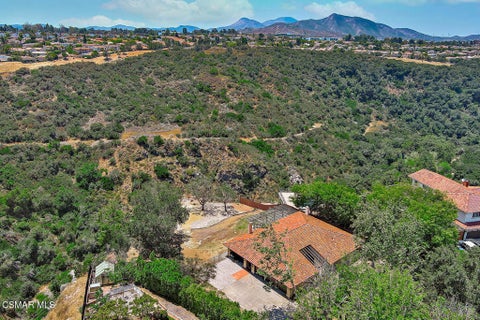 Photo of 1810 Calle Salto, Thousand Oaks, CA 91360 (MLS # 226002647)