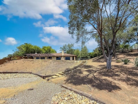 Tiny photo for 1810 Calle Salto, Thousand Oaks, CA 91360 (MLS # 226002647)