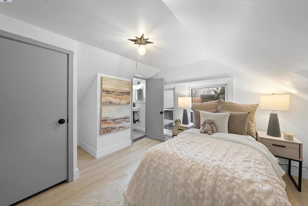 GOLDEN GATE HEIG - Residential