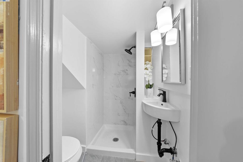 GOLDEN GATE HEIG - Residential