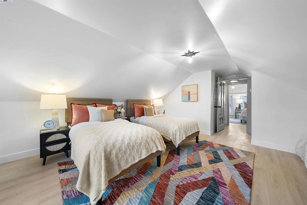 GOLDEN GATE HEIG - Residential