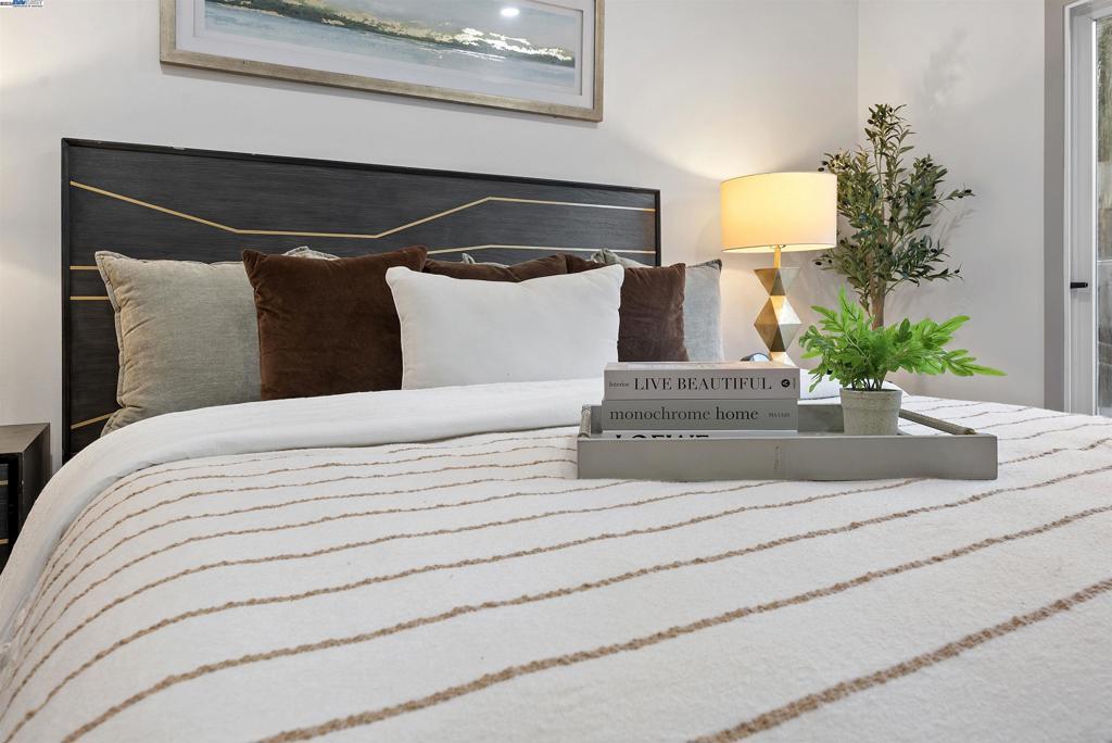 GOLDEN GATE HEIG - Residential