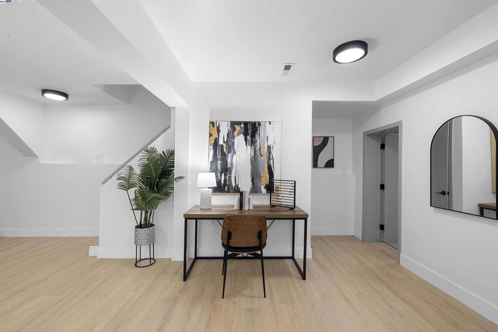 GOLDEN GATE HEIG - Residential