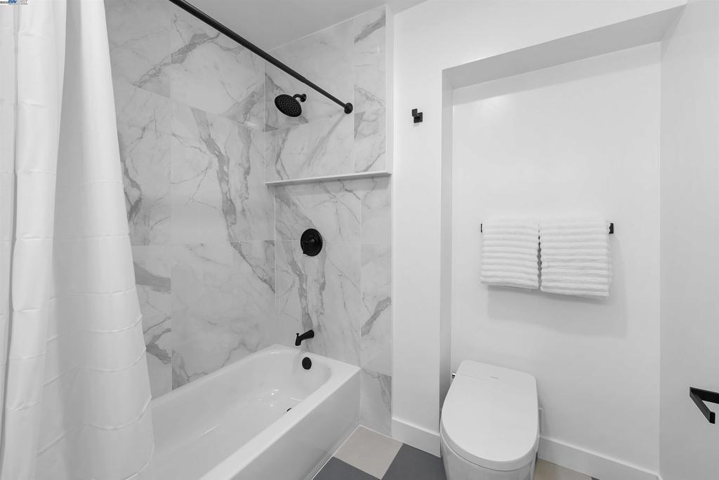 GOLDEN GATE HEIG - Residential