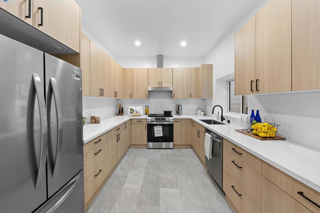 GOLDEN GATE HEIG - Residential