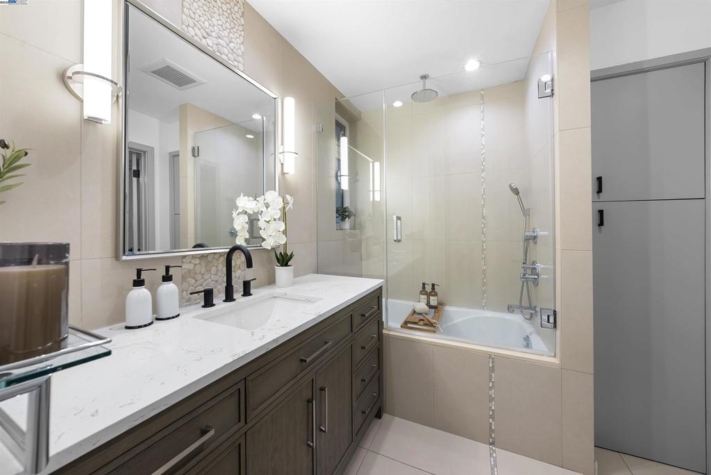 GOLDEN GATE HEIG - Residential