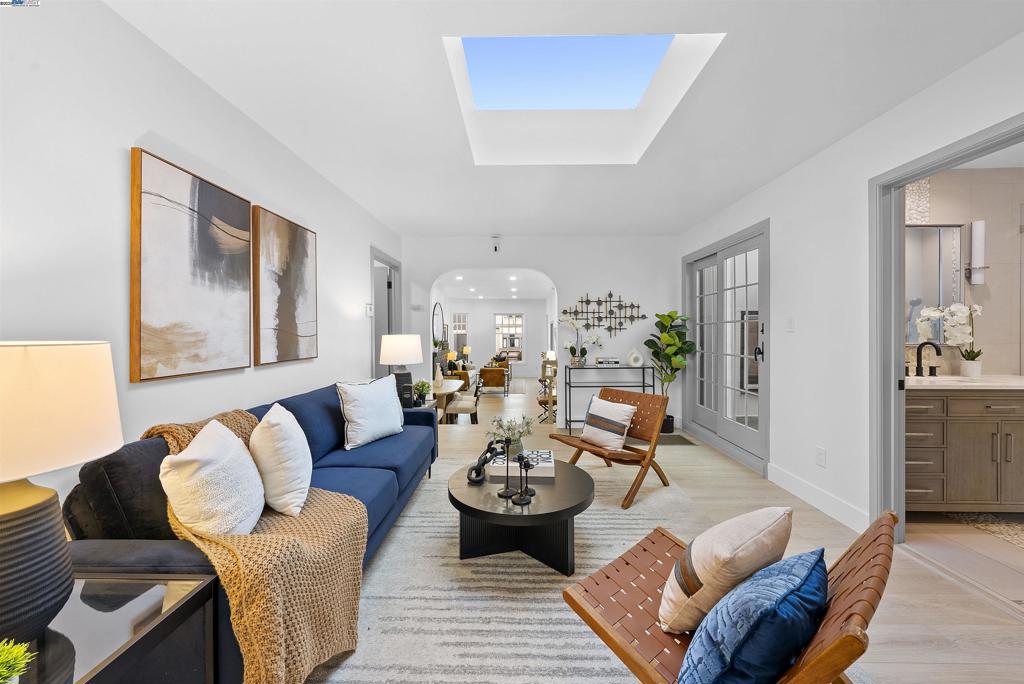 GOLDEN GATE HEIG - Residential