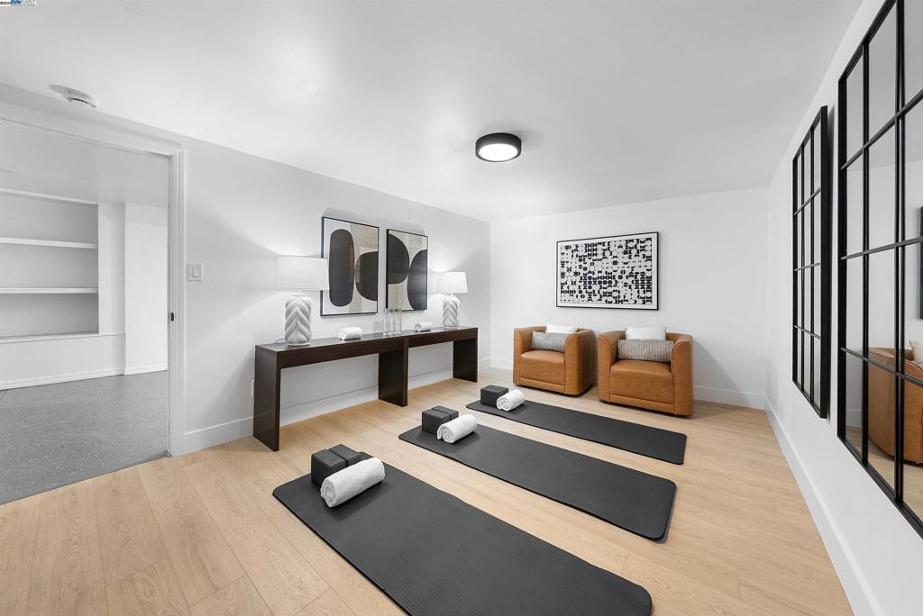 GOLDEN GATE HEIG - Residential