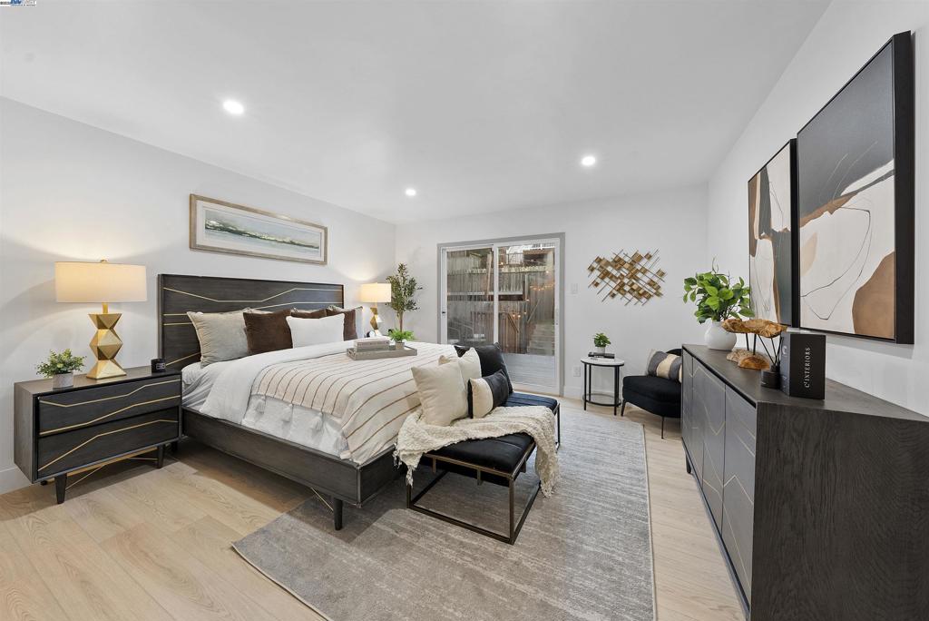 GOLDEN GATE HEIG - Residential