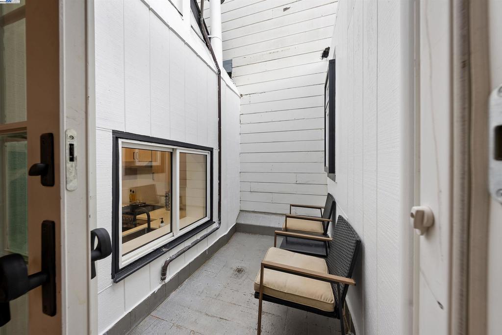 GOLDEN GATE HEIG - Residential