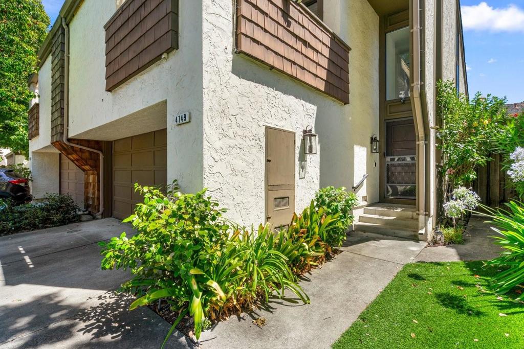 4749 La Pinta Way