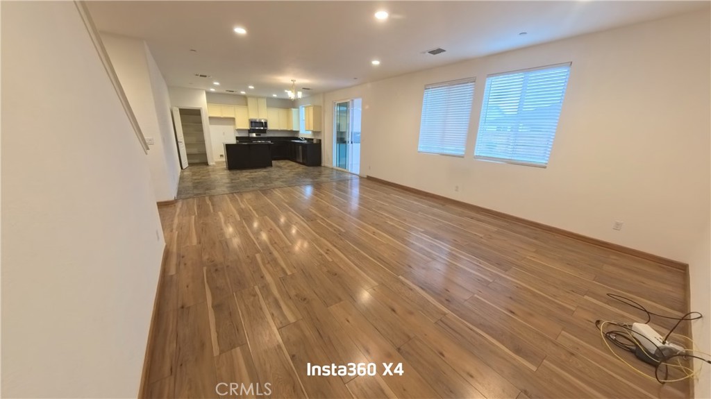 3935 E Myrtle Avenue