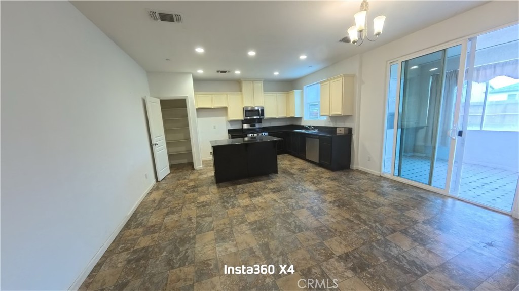 3935 E Myrtle Avenue