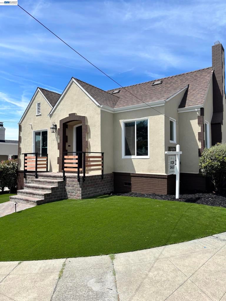 2569 Maxwell Ave Ave