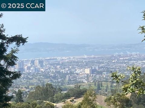 Photo of 6044 Skyline Blvd, Oakland, CA 94611 (MLS # 41118604)