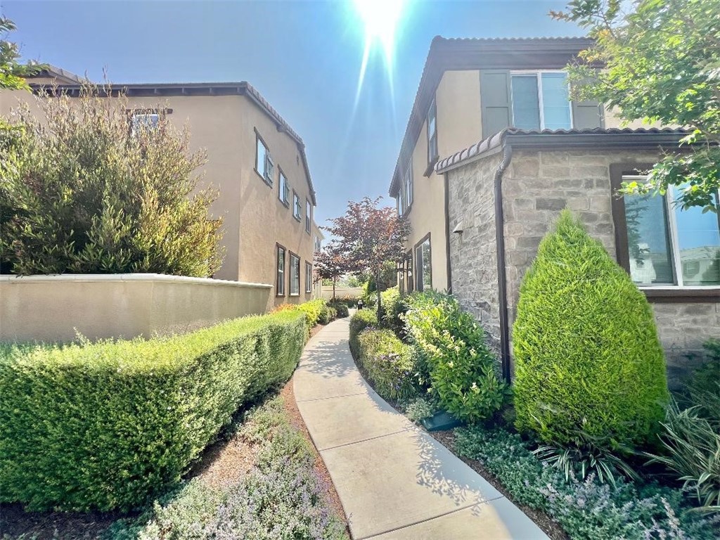 7047 Montecito Lane