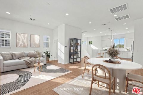 Photo of 8315 N Peyton Way, West Hills, CA 91304 (MLS # 26640011)