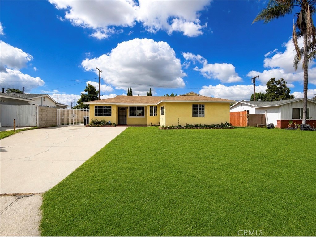 1022 W Grovecenter