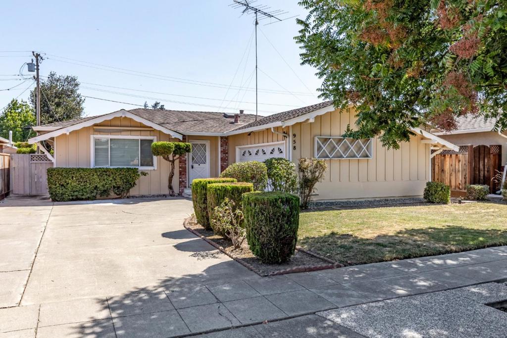 958 Camellia Way