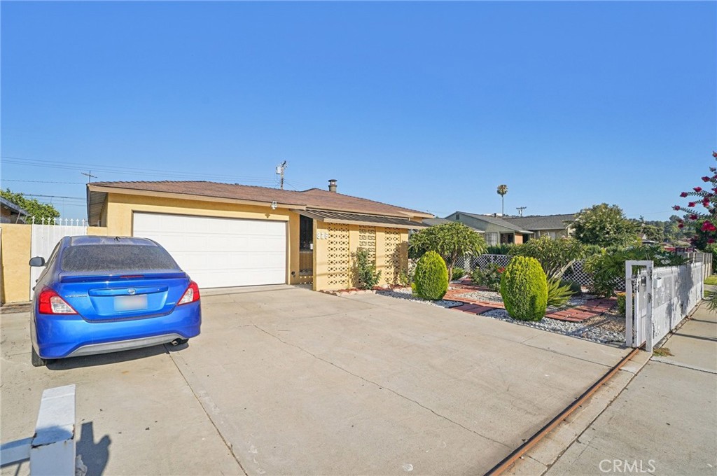 826 Del Valle Avenue