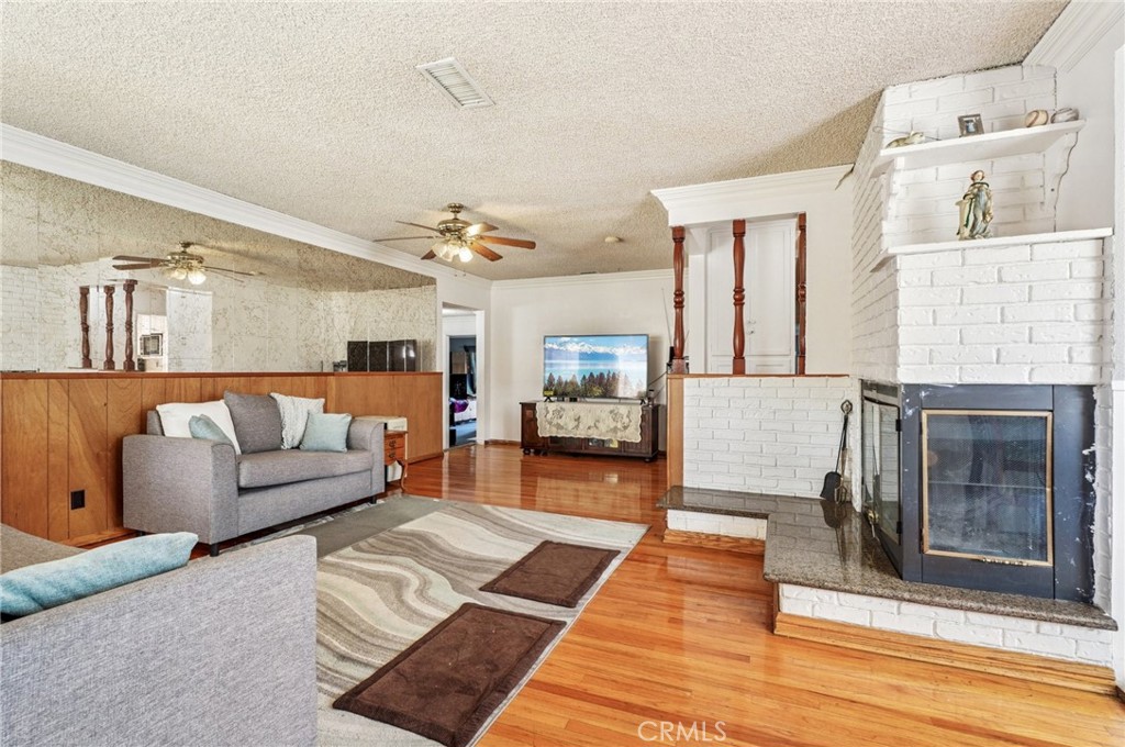 826 Del Valle Avenue