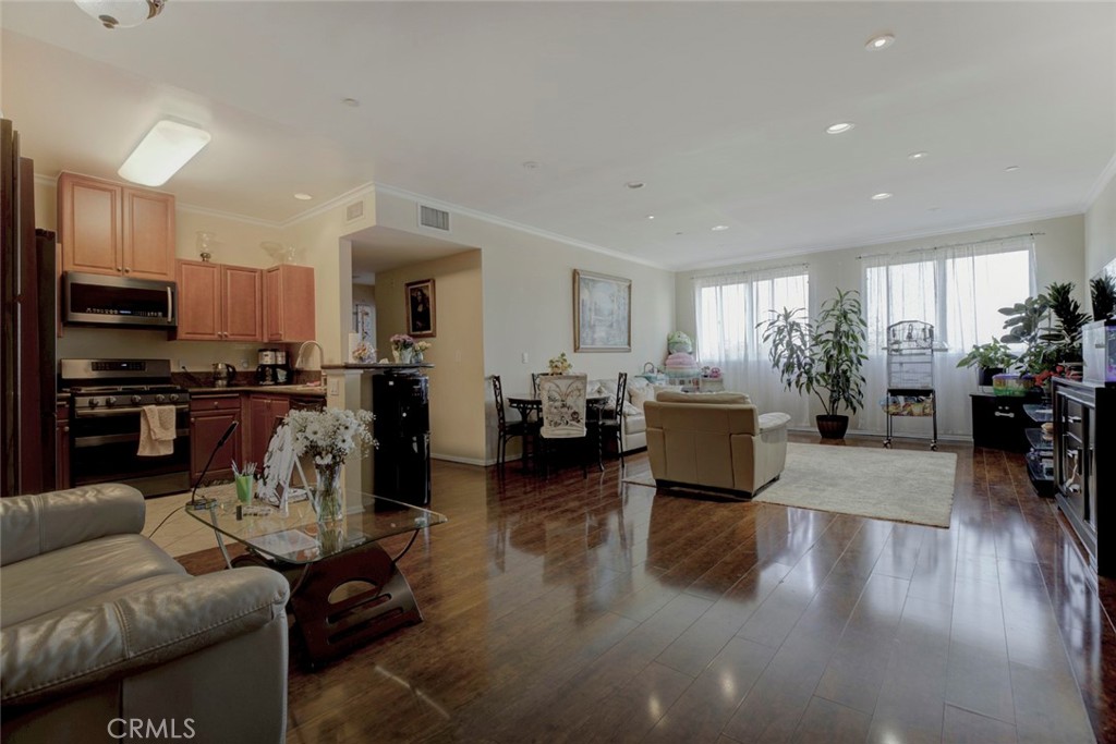 13941 Sherman Way Boulevard 401